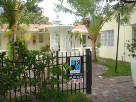 Building Photo - 825 N 19th Ave Hollywood, FL 33020-3596