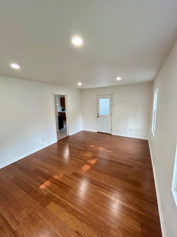 Building Photo - 2324 Van Buskirk Rd