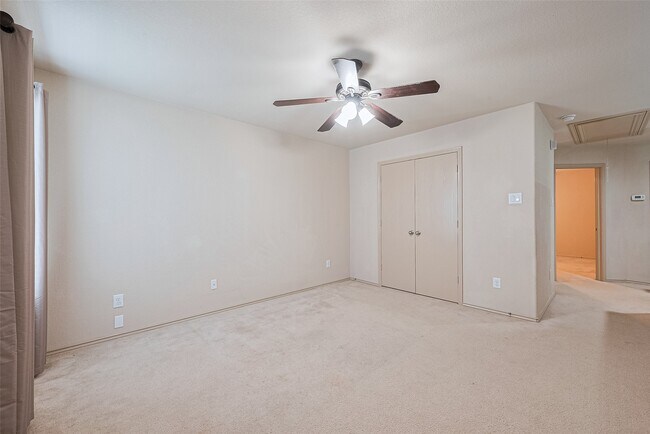 Building Photo - 1810 Emerson Ridge Dr