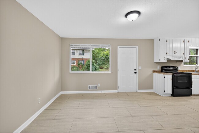 Building Photo - 2327 Mura Dr