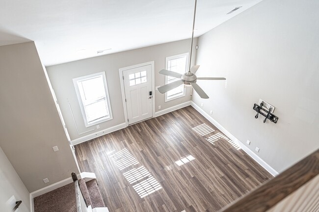 Building Photo - 152 Lark Dr