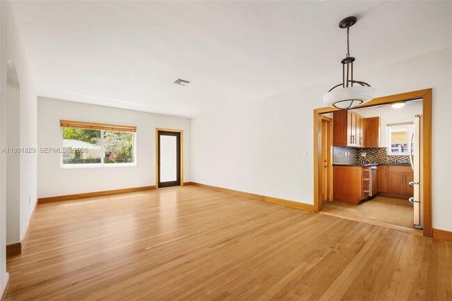 Building Photo - 2431 Overbrook St