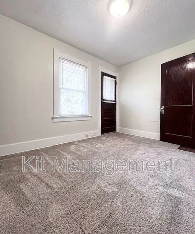 Building Photo - 4225 N Haven Ave