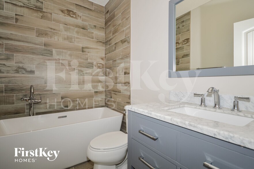 Building Photo - 4405 Nottinghill Dr