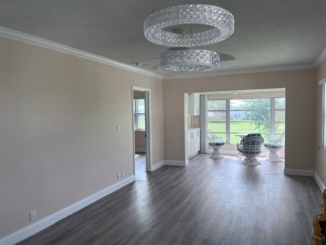 Building Photo - 251 S Golf Blvd