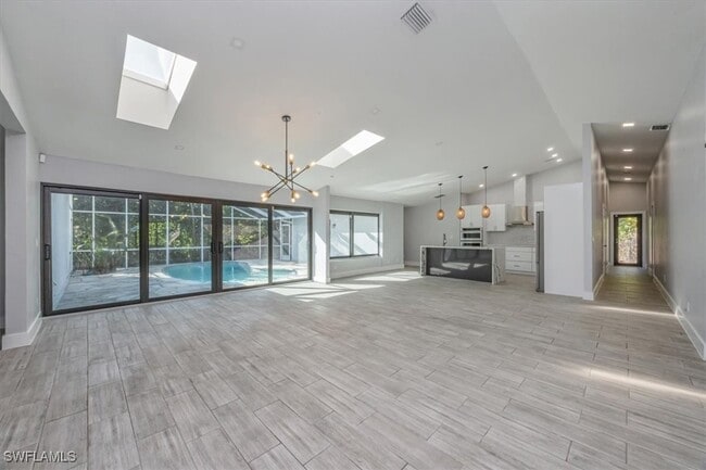 Building Photo - 6161 Waxmyrtle Way