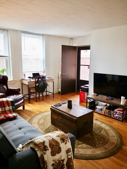 Building Photo - 11 Gorham St