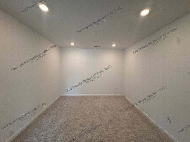 Building Photo - 254 Snowfield