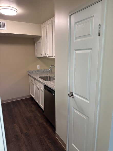 Newly Renovated Unit - Alpine Lake Apartments