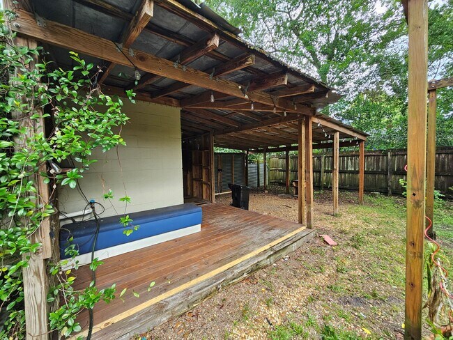 Building Photo - 2 Bedroom/2 Bath home near Duck Pond and Citizens Field