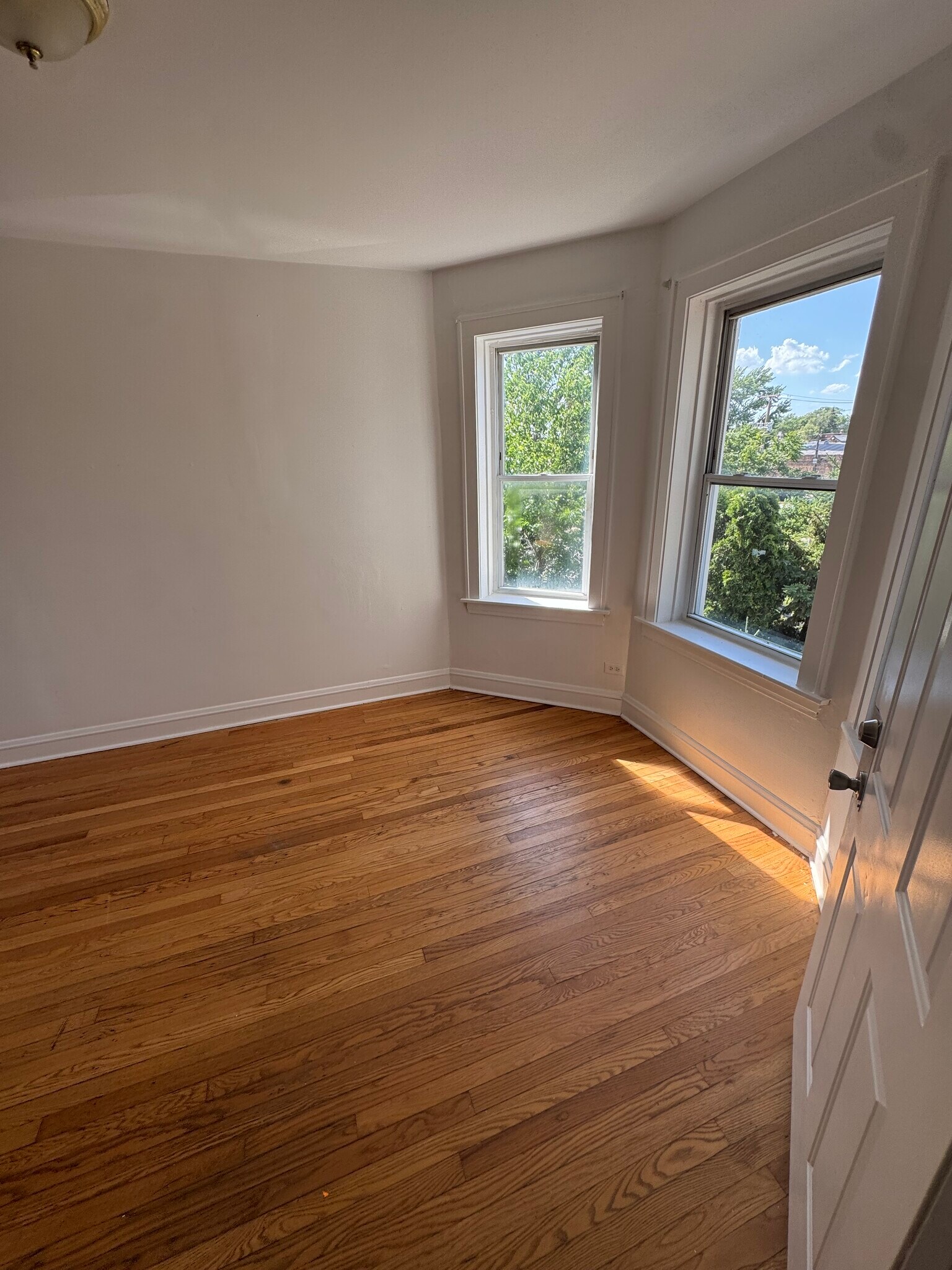 Building Photo - 4251 W Haddon Ave