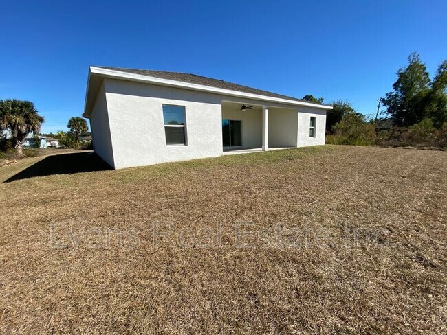 Building Photo - 2497 Cortland Ave