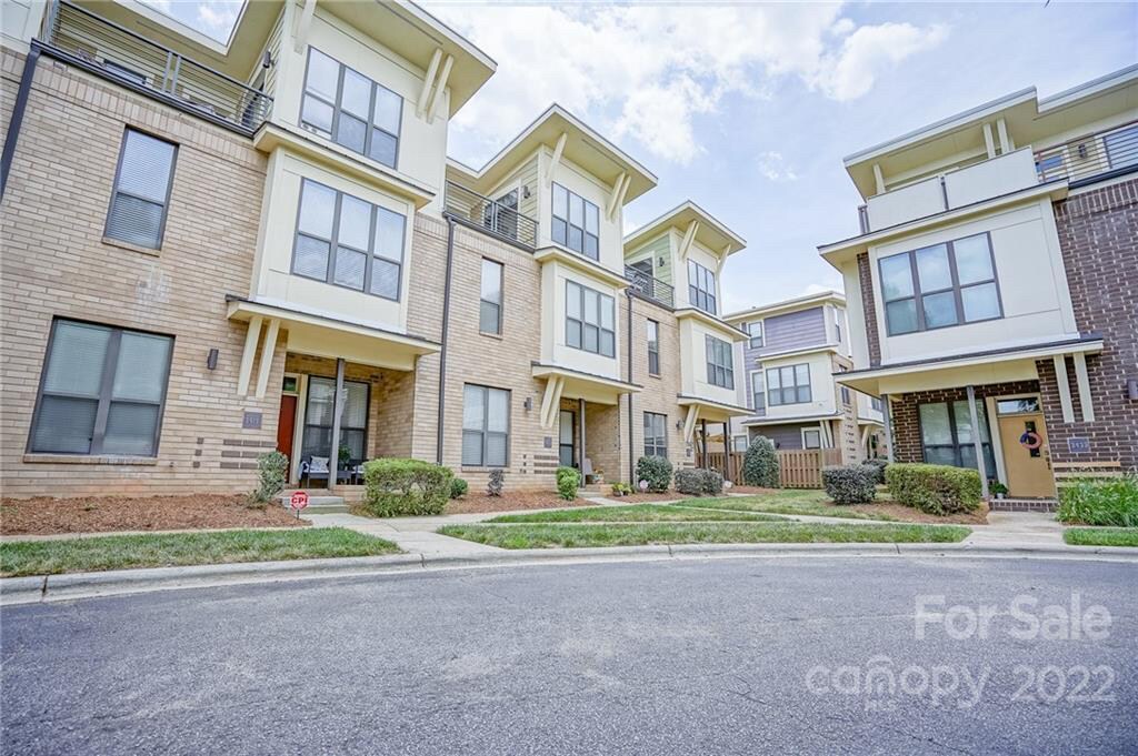 Building Photo - Room in Townhome on Steel Yard Ct