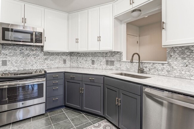 Building Photo - TCU / Medical District Townhome