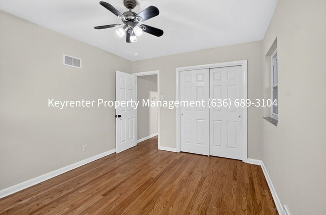 Building Photo - 5855 Pershing Ave