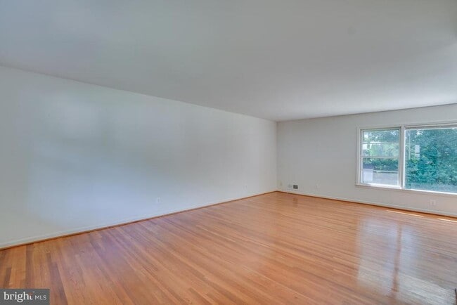 Building Photo - 3710 Woodburn Rd