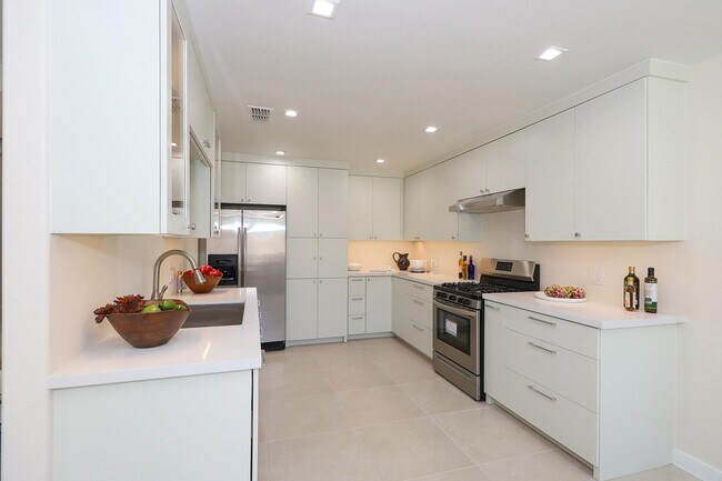 Building Photo - 306 Cinnamon Teal Loop