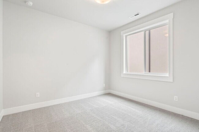 Building Photo - 10692 W Bell Fountain Dr