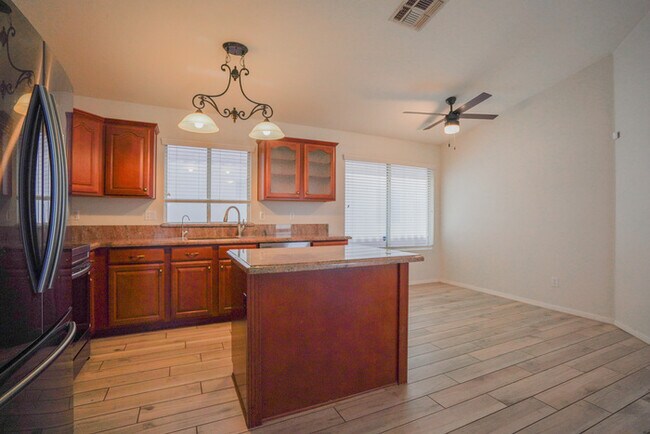 Building Photo - 15614 N 34th St