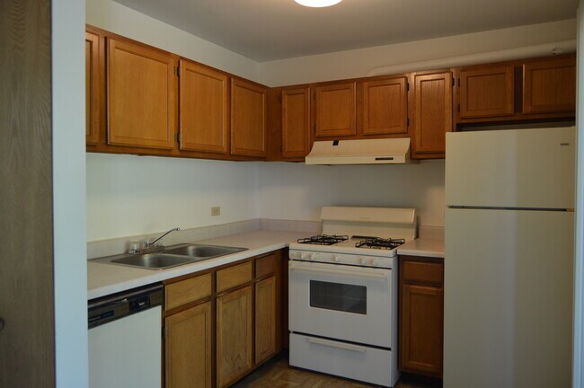 Building Photo - 40 N Victoria Ln