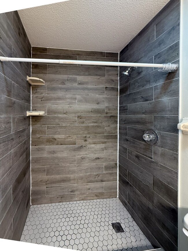 Building Photo - 4719 Silver Cir