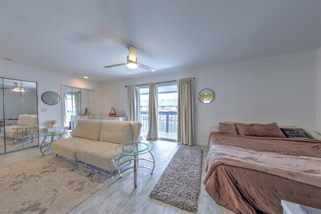 Building Photo - 4949 N Hwy A1A