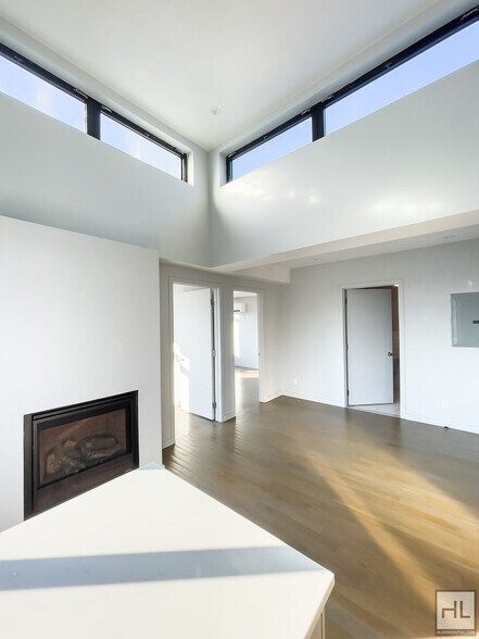 Building Photo - Bushwick Avenue / Spacious 2 Bed 1-Bath