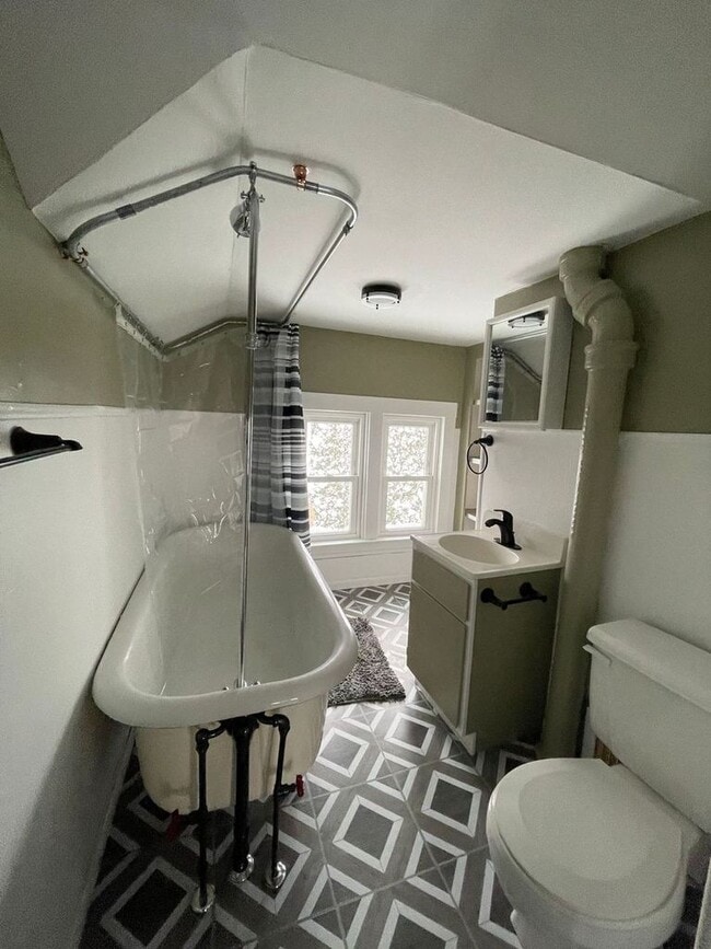 Building Photo - 25 2nd St NW