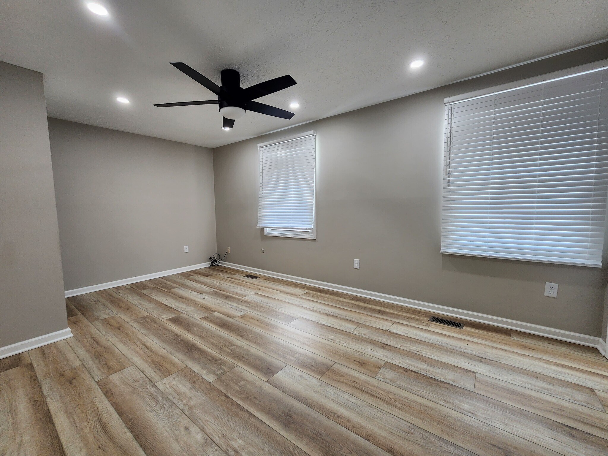 Building Photo - 7497 Stonetrail Way