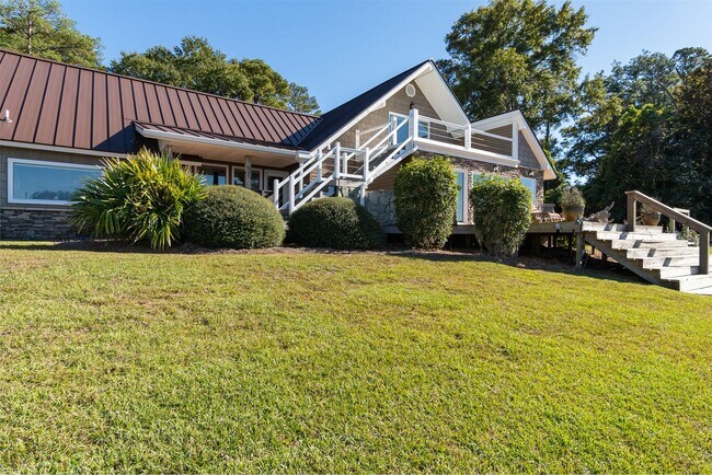 Building Photo - Waterfront Property