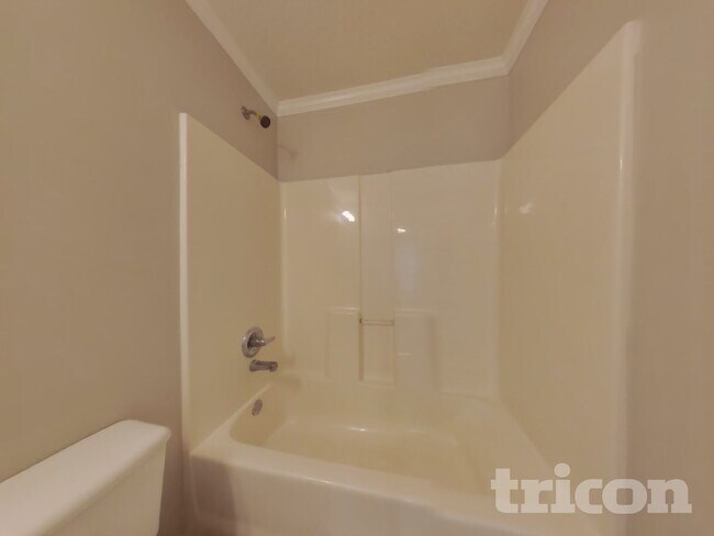 Building Photo - 102 Bonnabel Ct