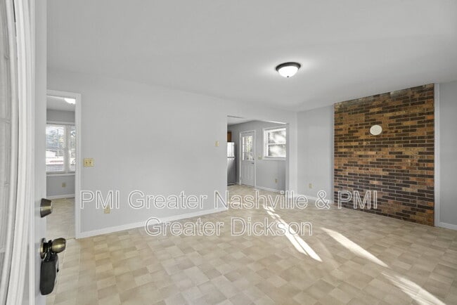 Building Photo - 8119 Vaughn Cir