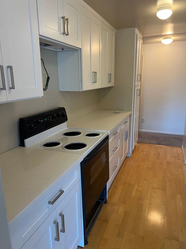 Building Photo - H134563B