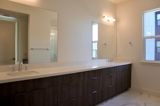 Building Photo - State of the Art Condo located in Fremont! – Metro West Community!