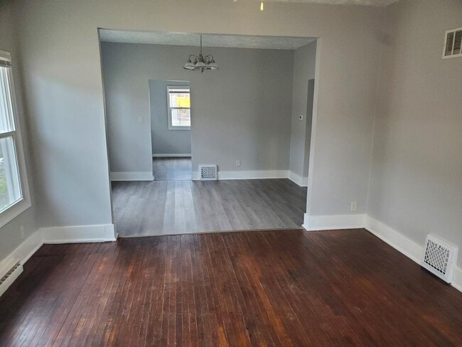 Building Photo - 709 S Ironwood Dr