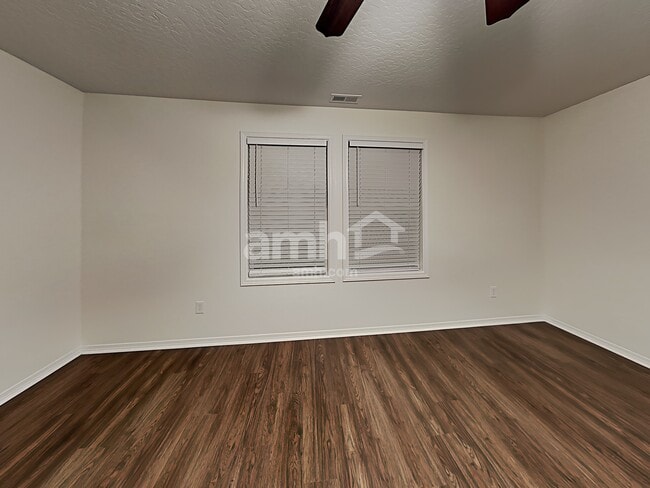 Building Photo - 2624 N Kristy Ave