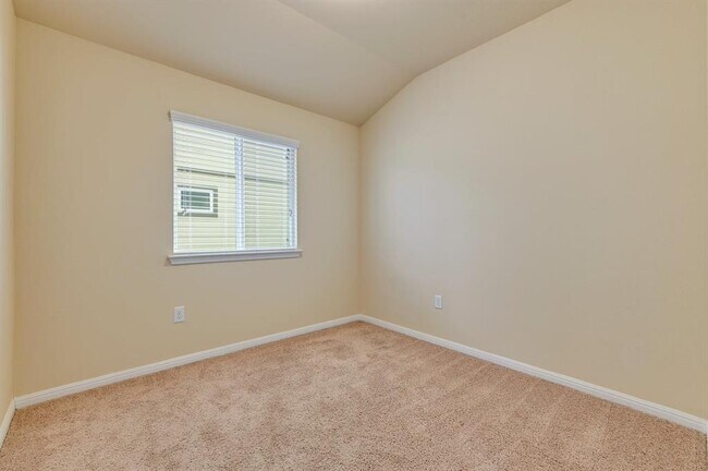 Building Photo - 18421 Tallgrass Prairie Dr