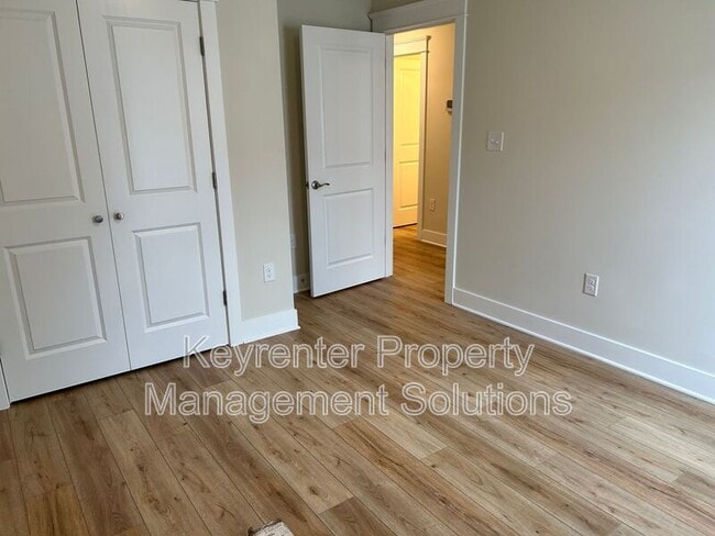 Building Photo - 185 Lindburgh Dr