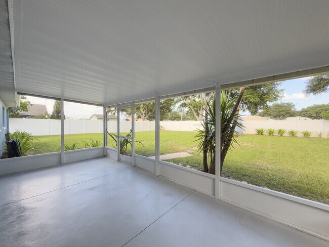 Building Photo - 3 Bed | 2 Bath | 1,200 Sq Ft Single-Family Home  RENT NOW WITH ZERO DEPOSIT on a 12-month lease!
