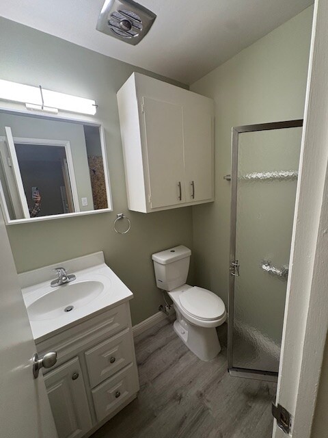 Building Photo - 5499 Claremont Ave