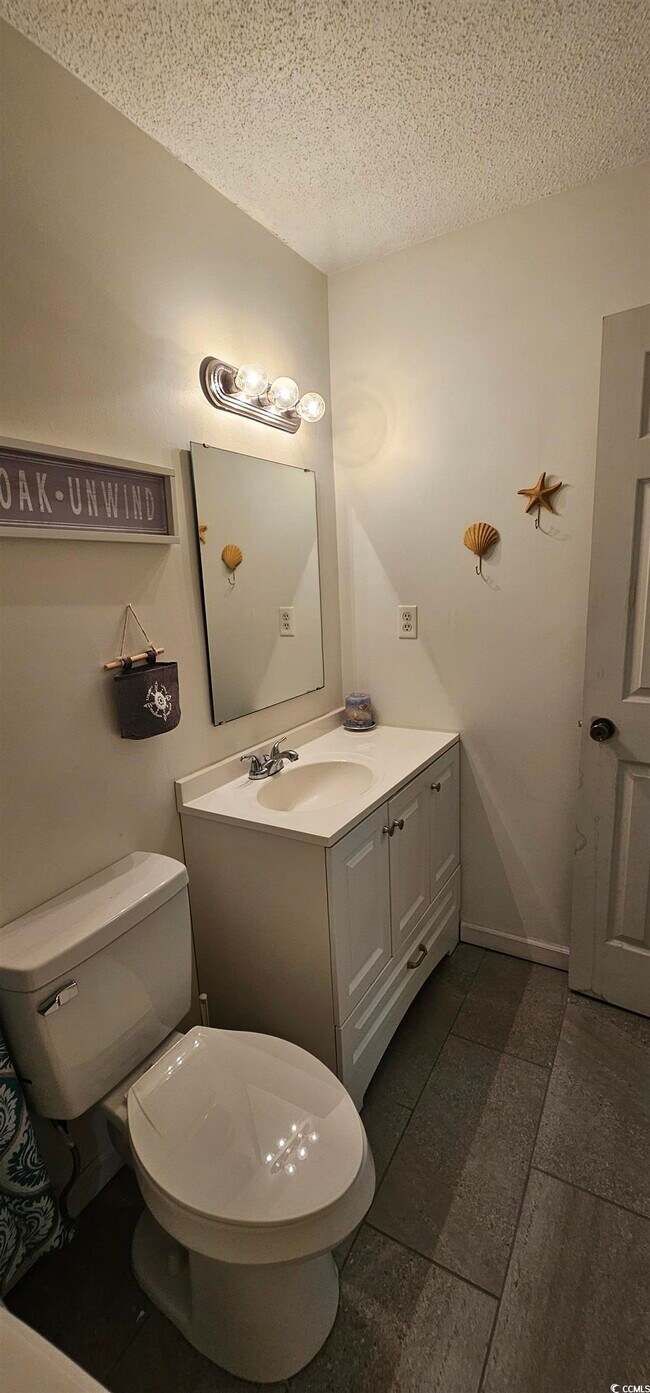 Building Photo - 1711 Fawn Vista Dr N