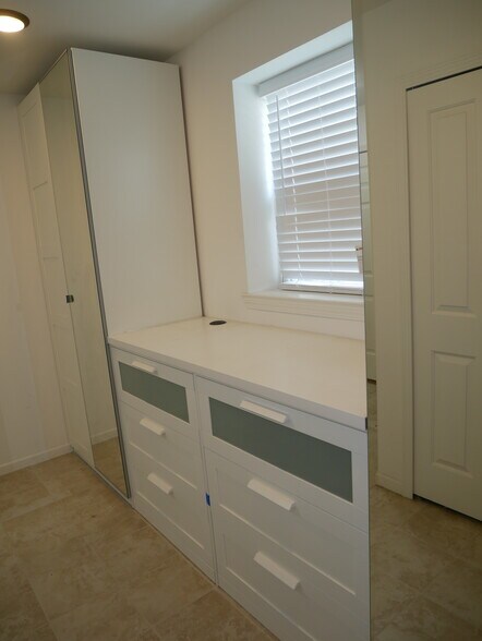 Building Photo - 4637 Bradley Cir