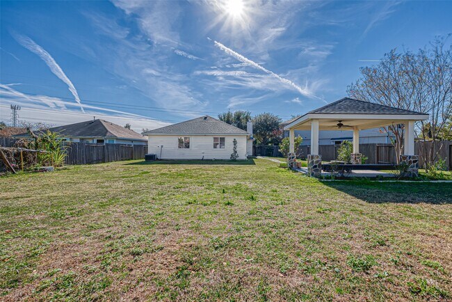 Building Photo - 11015 WARATH Oak Ct