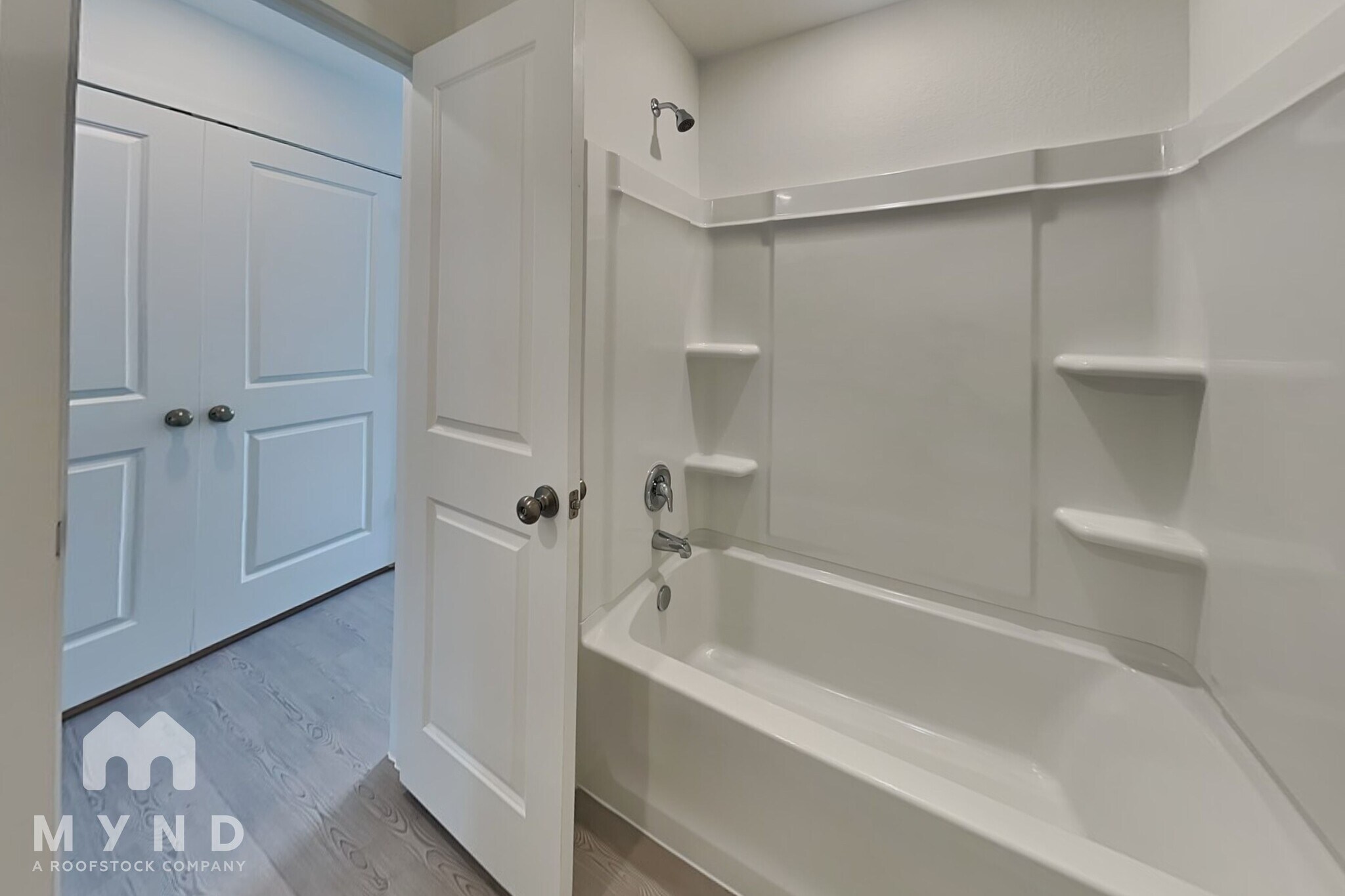 Building Photo - 914 Lago Laceno Ln