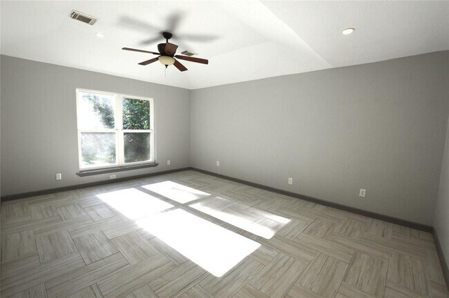 Building Photo - 2 Arnica Ct