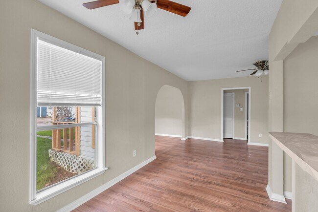 Building Photo - 7304 Kinney St