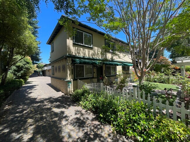 Entry - 171 Bryant St