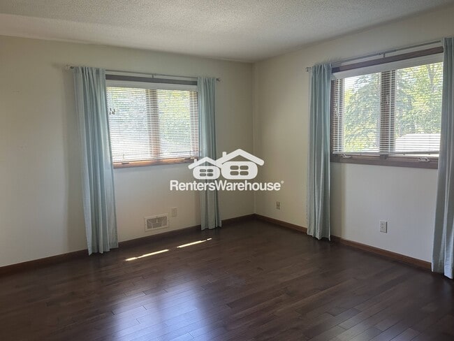 Building Photo - 1322 Meadowlark Dr