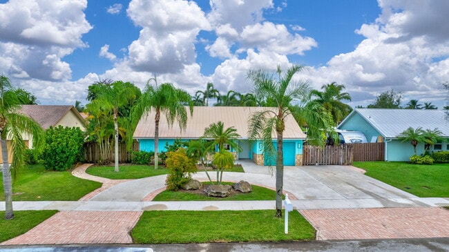 Building Photo - 1402 Cormorant Rd