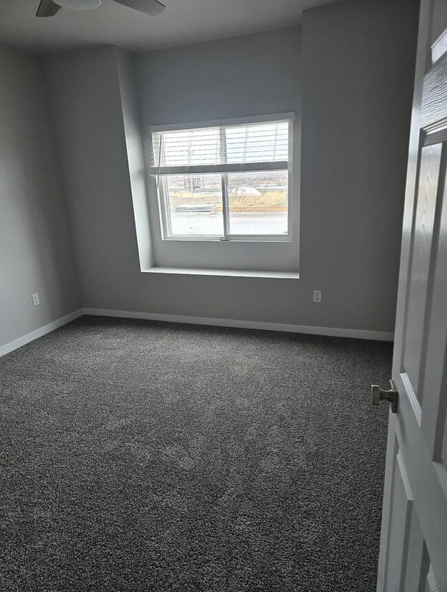 Building Photo - 2503 Hennessy Dr